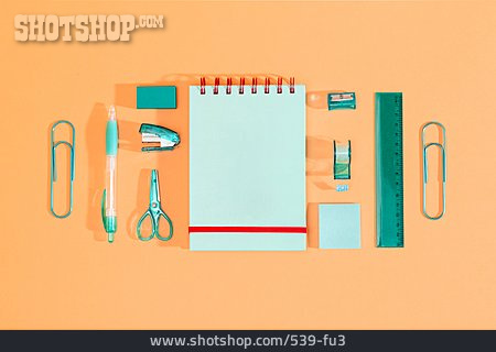 
                Kunststoff, Schere, Notizbuch, Anspitzer, Radiergummi, Schreibwaren                   