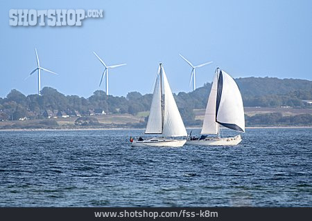 
                Segelschiff, Windenergie, Eckernförder Bucht                   