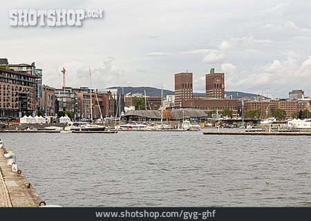 
                Harbor, Oslo                   