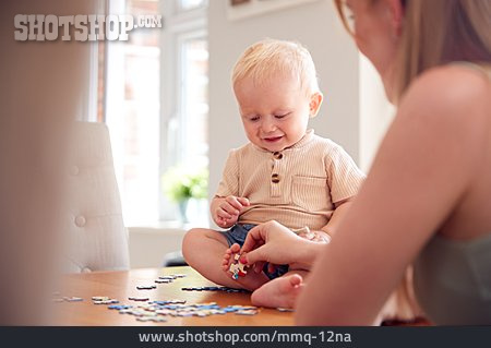 
                Mutter, Spielen, Puzzle, Sohn                   