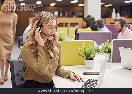 
                Call Center, Hotline, Kundenberaterin                   