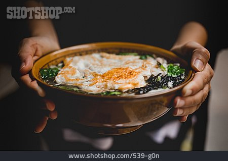 
                Asiatische Küche, Schüssel, Spiegelei, Suppe                   