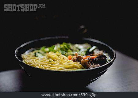 
                Asiatische Küche, Suppe, Nudelsuppe                   