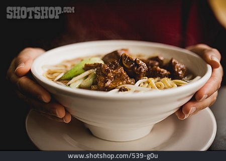 
                Schweinefleisch, Chinesische Küche, Nudelsuppe                   
