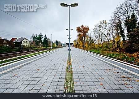 
                Bahnsteig, S-bahnhof                   