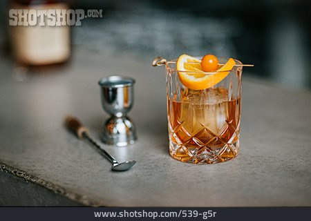 
                Cocktail, Spirituose                   