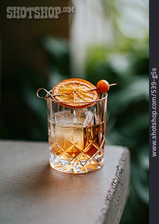 
                Spirituose, Cocktailbar                   
