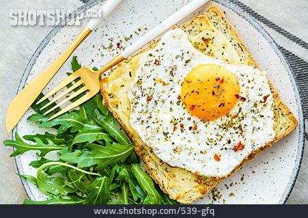 
                Frühstück, Spiegelei, Egg Cheese Toast                   