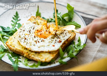 
                Frühstück, Egg Cheese Toast                   
