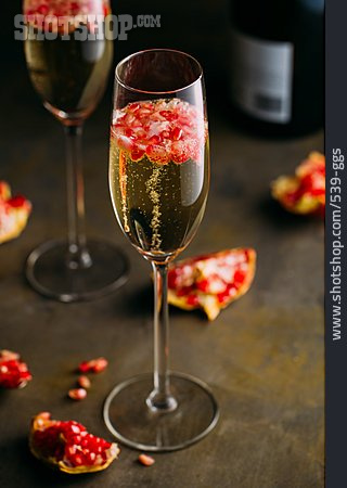 
                Champagner, Granatapfelkerne                   