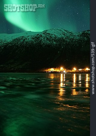 
                Norwegen, Aurora Borealis, Troms Og Finnmark                   