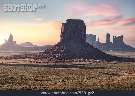 
                Abendrot, Monument Valley                   