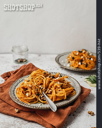 
                Nudelgericht, Spaghetti, Kürbis-pasta                   