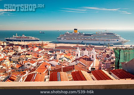 
                Kreuzfahrtschiff, Lissabon                   