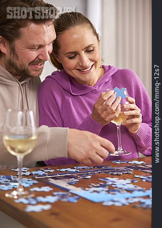 
                Paar, Freizeit, Wein, Spiel, Puzzle                   