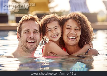 
                Eltern, Glücklich, Tochter, Familie, Sommerurlaub                   