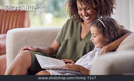 
                Mutter, Buch, Lesen, Tochter, Vorlesen                   