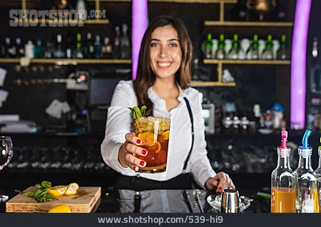 
                Cocktail, Cocktailbar, Anbieten                   