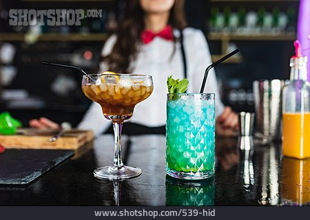 
                Cocktail, Cocktailbar, Tresen                   