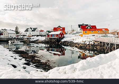 
                Skandinavien, Nordland, Henningsvaer                   