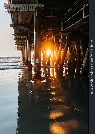 
                Sonnenuntergang, Pier, Kalifornien                   