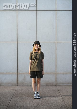 
                Junge Frau, Mode, Urban, Style                   