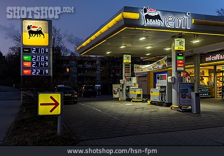 
                Benzin, Tankstelle, Preise, Krise                   
