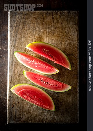 
                Aufgeschnitten, Wassermelone, Melonenspalte                   