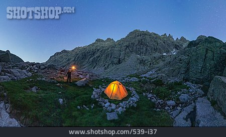 
                Abenteuer, Zelten, Camping, Bergwanderung                   