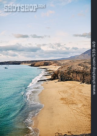 
                Kanarische Inseln, Fuerteventura, Küstenlandschaft, Naturstrand                   