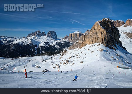 
                Skifahren, Dolomiten                   