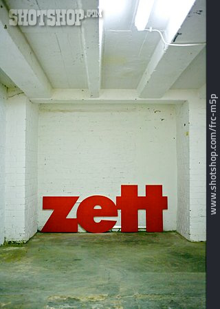 
                Zett                   