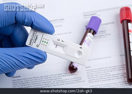 
                Coronavirus, Corona-test, Antigen Test                   