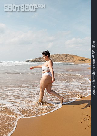 
                Strandurlaub, Plus-size-model, Mehrgewichtig                   