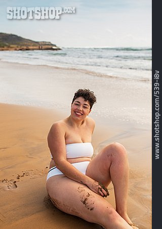 
                Strandurlaub, Plus-size-model, Mehrgewichtig                   