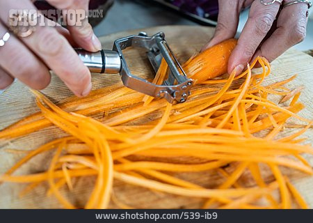 
                Karotte, Zubereitung, Julienne, Karottenstreifen                   