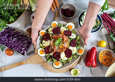 
                Gesunde Ernährung, Salat, Rohkost, Leichte Kost, Vegan                   