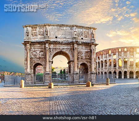 
                Rom, Triumphbogen, Kolosseum                   