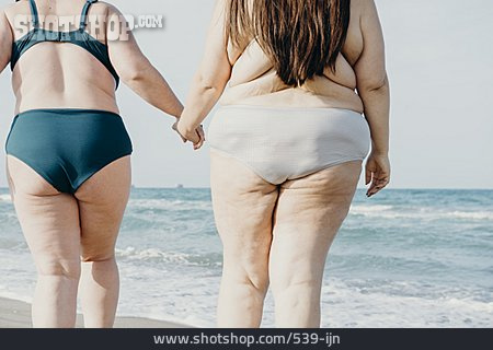 
                Freundinnen, Plus-size-model, Mehrgewichtig                   