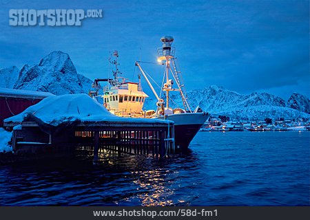 
                Fischerboot, Lofoten, Nordmeer                   