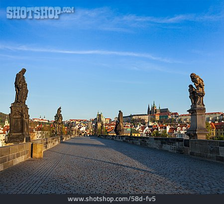 
                Prag, Karlsbrücke, Prager Altstadt                   