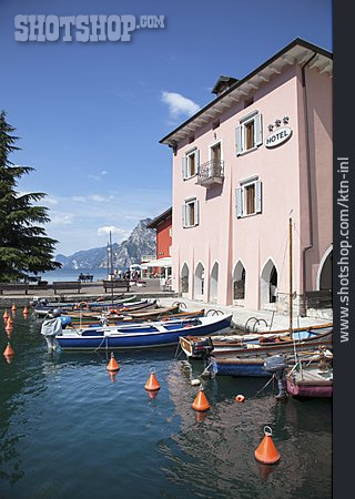 
                Hotel, Gardasee, Boote, Torbole                   