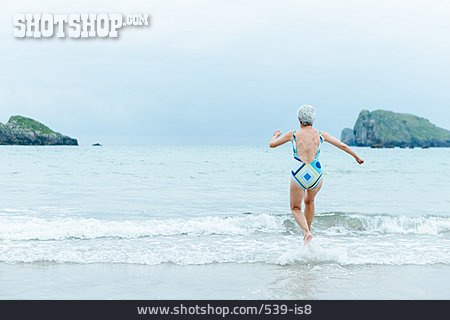 
                Schwimmen, Sportlich, Aktive Seniorin                   