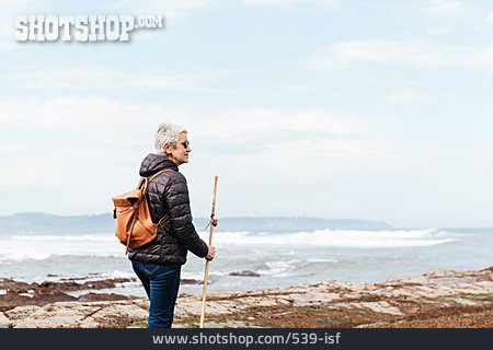 
                Wanderung, Sportlich, Aktive Seniorin                   