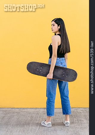 
                Jugend, Skateboard, Skateboarderin                   