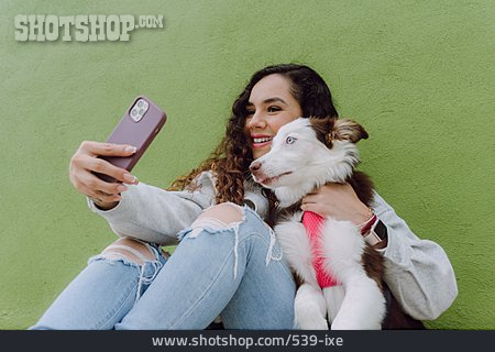 
                Tierliebe, Hundebesitzerin, Selfie                   