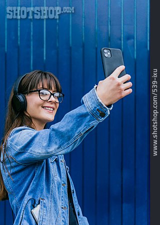 
                Young Woman, Smart Phone, Selfie                   