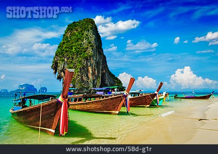 
                Andamanensee, Longtail-boot, Phra Nang Beach                   