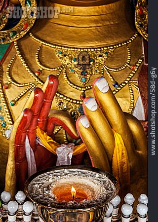 
                Buddhismus, Kerzenlicht, Gebet                   