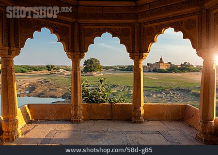 
                Jaisalmer, Chhatri                   
